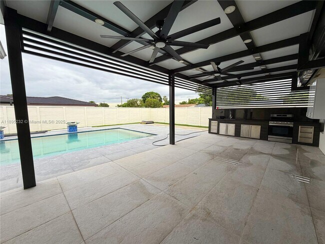 Photo - 18000 SW 110th Ave