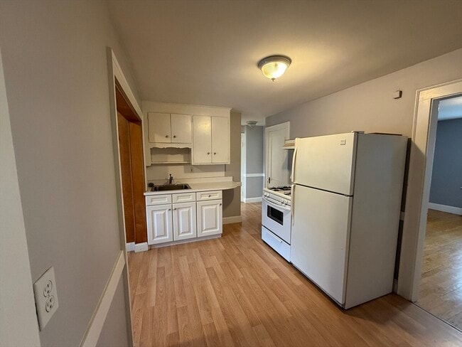 Building Photo - 114 E Squantum St Unit 2R