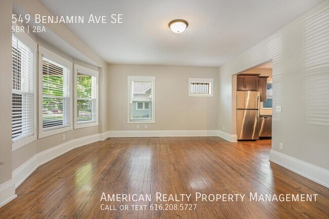 Photo - 549 Benjamin Ave SE