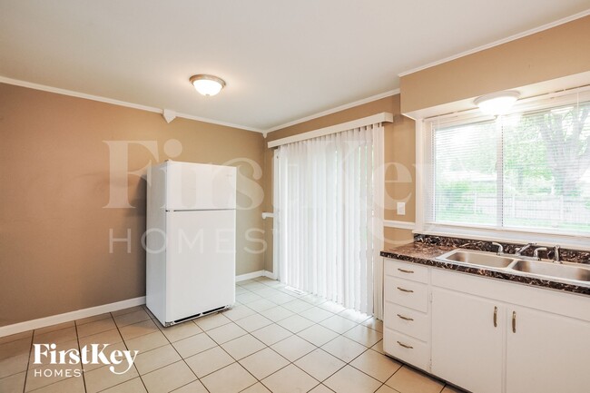 Photo - 7908 E 92nd St