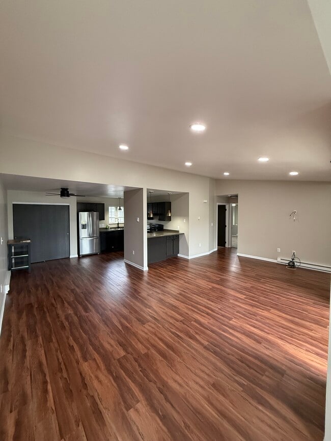 Building Photo - 514 Root Ave Unit D Rental