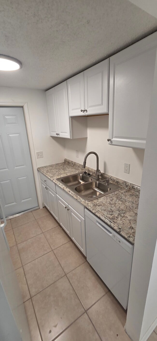 4934 Getner St Unit none