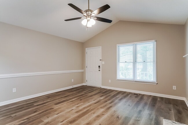 Photo - 353 Amherst Creek Dr
