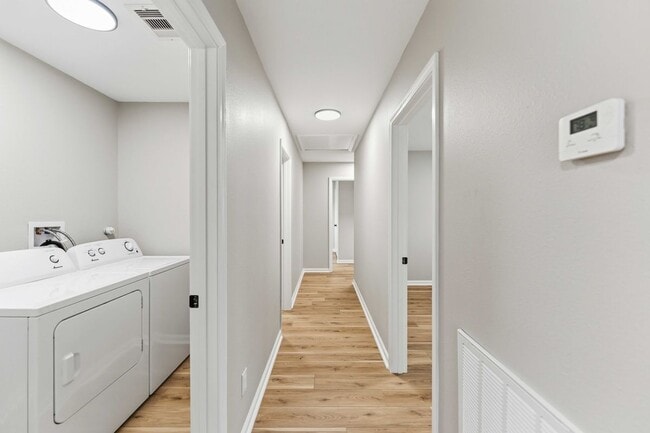 Photo - 1121 Edgewood Dr