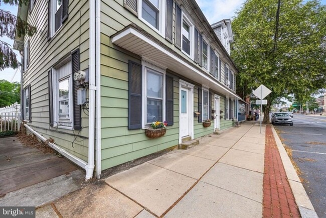 Building Photo - 128 E Main St Unit 130 A