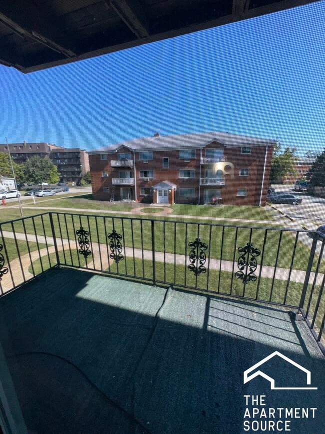Photo - 1639 Oakwood Ave Unit 203