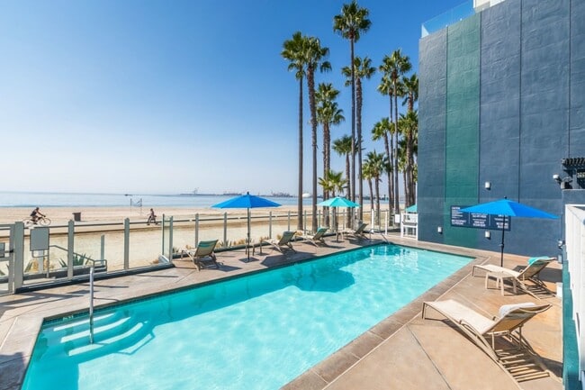 1900 Ocean Beach Club