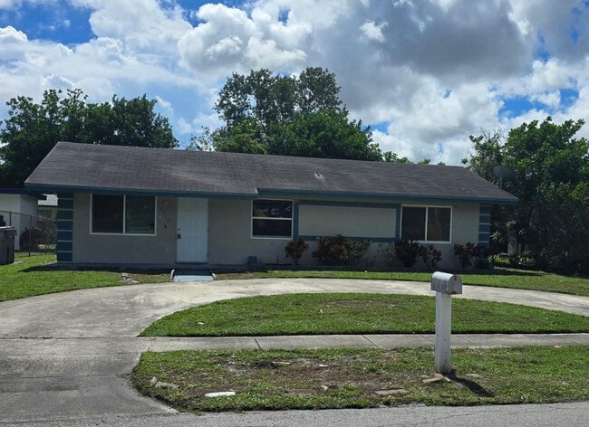 Building Photo - 2710 NW 9th St