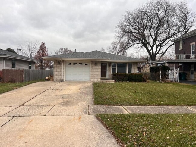 Building Photo - 913 Curtis Ave