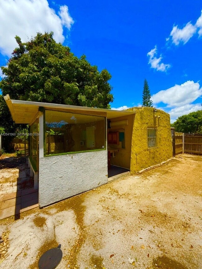 Building Photo - 1340 Peri St Unit U
