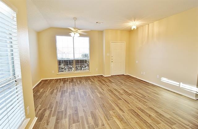 Photo - 948 Applewood Dr