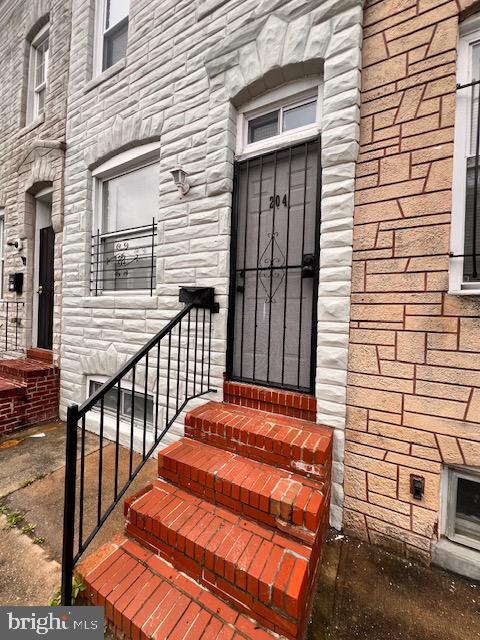 Building Photo - 204 N Rose St Rental