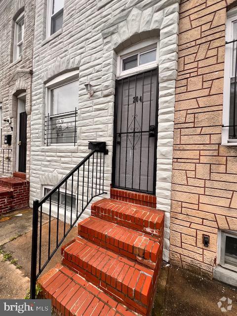 Building Photo - 204 N Rose St Rental