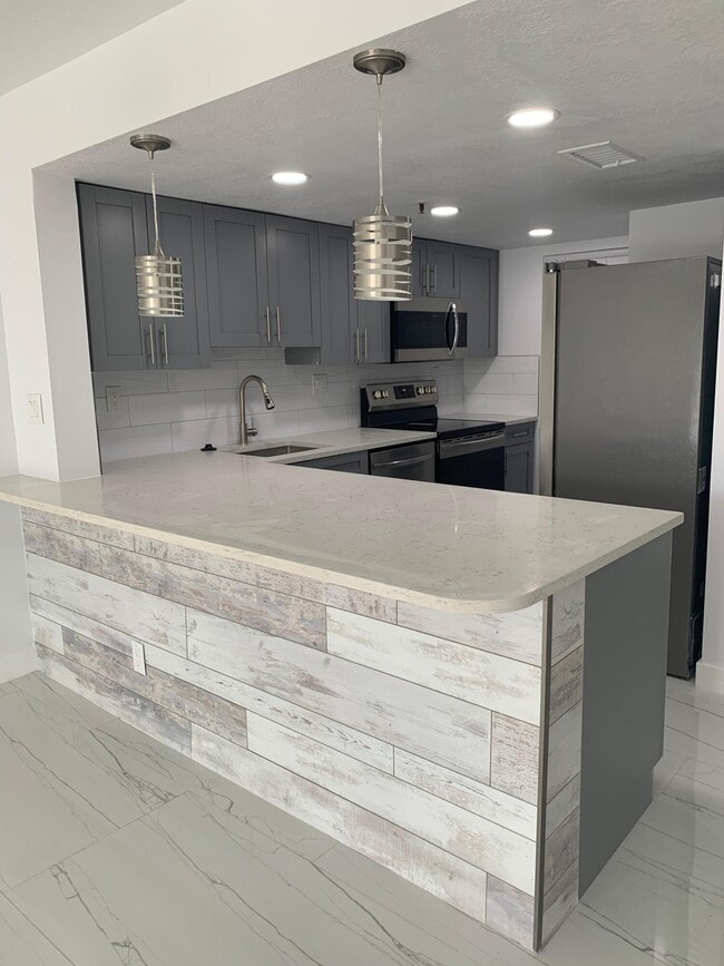 Photo - 2786 Tennis Club Dr Unit 301