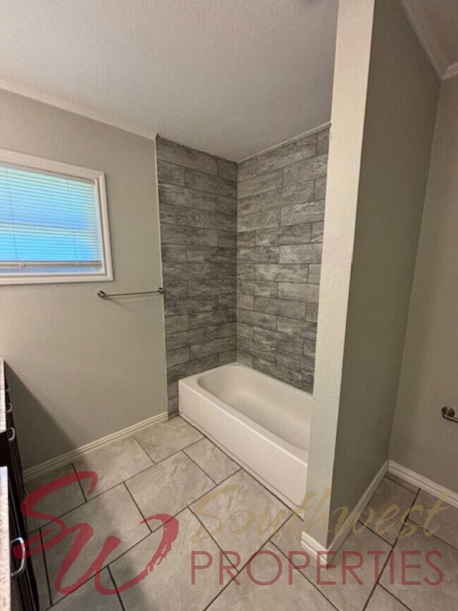 Photo - Spacious, bright updated 4 bedroom 3 bath close to campus!!