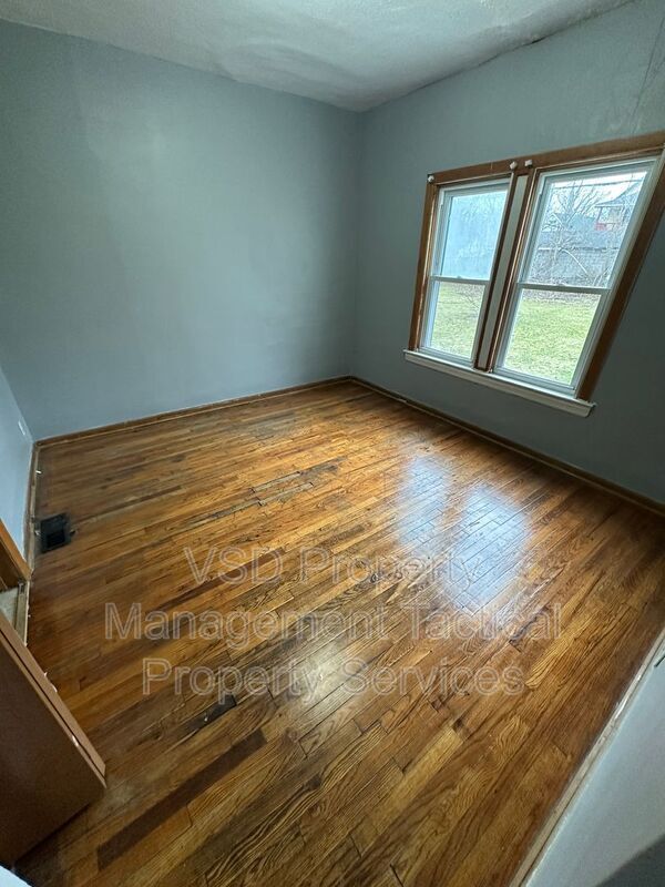 Photo - 3289 E 143rd St Unit #1