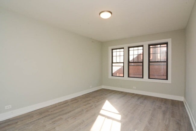 Photo - 1133 Maple Ave Unit B4