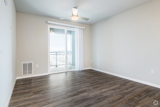 1BR, 1BA - 712SF
