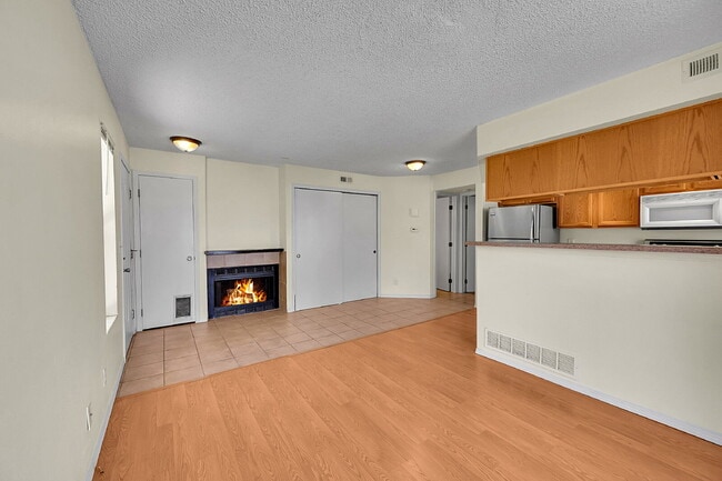 $1,140.95 with $300 Off The First Month's Rent, 1 Bed, 1 Bath, Condo in Thornton with Washer and ...