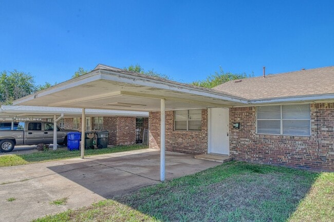 Photo - Spacious Two Bedroom Duplex near OU!