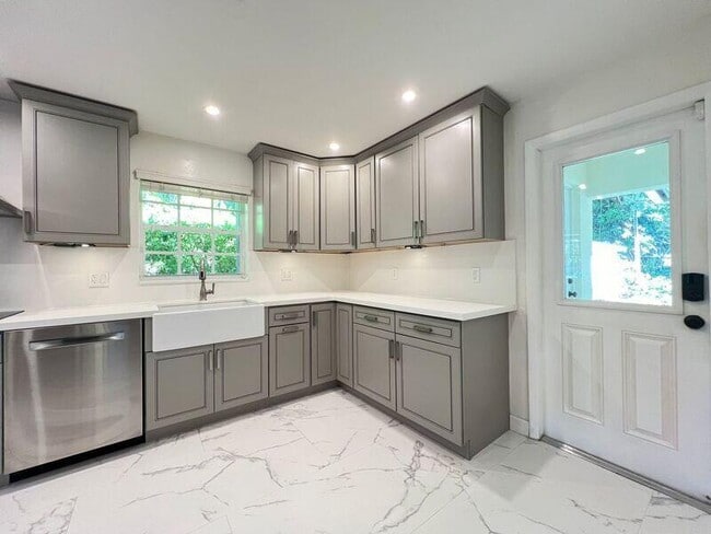 Photo - 2615 McKinley St