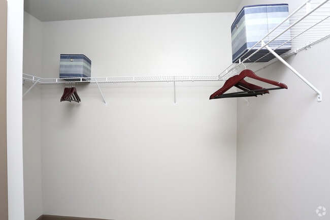 2BR, 2BA - 1,102 SF - Walk In Closet