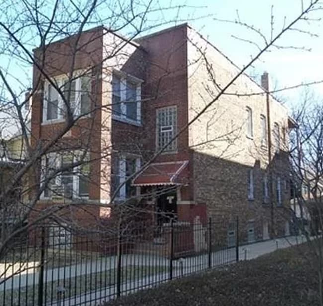 Photo - 1845 W Greenleaf Ave Unit #2