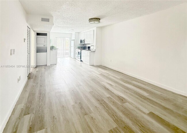 Photo - 2575 SW 27th Ave Unit 210