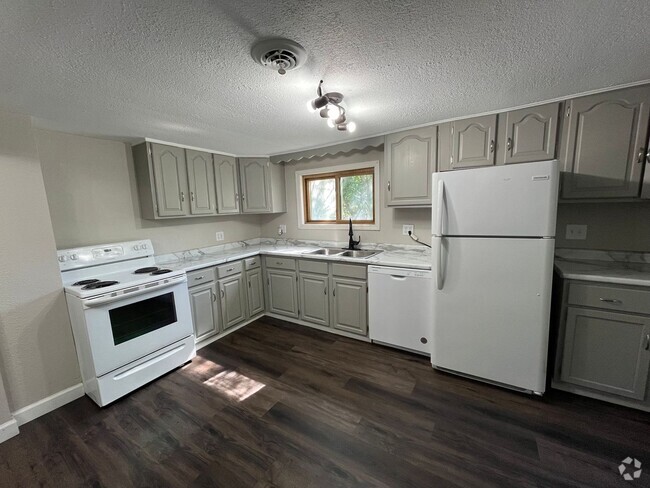 Building Photo - Completely remodeled 3 Bedroom home in Irma!