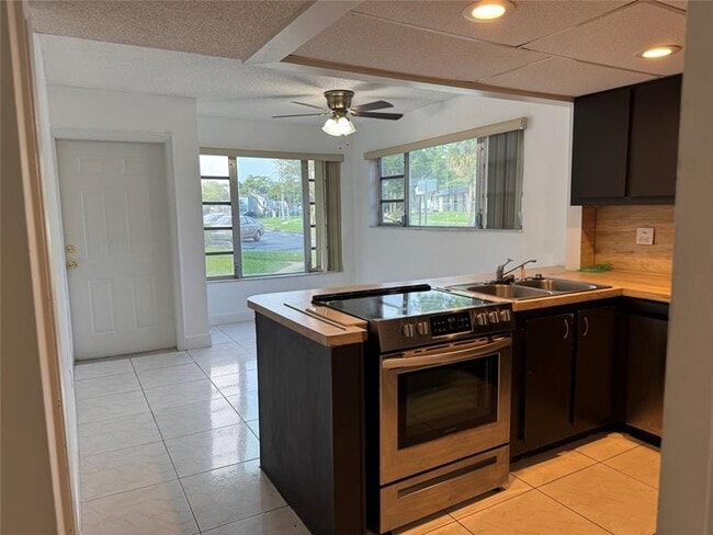 Photo - 8031 Lagos De Campo Blvd Townhome