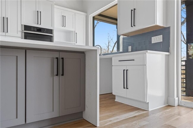 Photo - 147 Hutchinson St NE