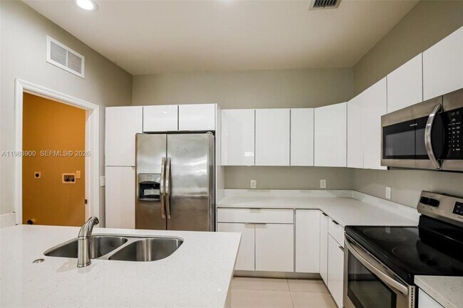 Photo - 2835 NW 14th St