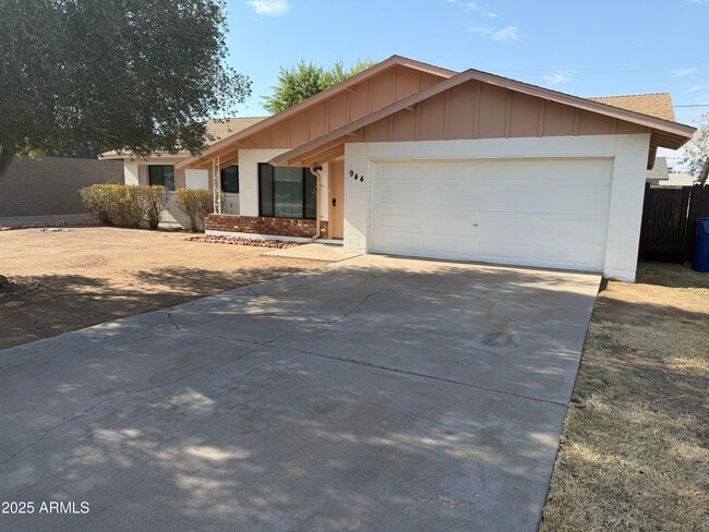 Building Photo - 944 E Concorda Dr Rental