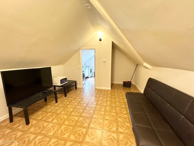 Photo - 22 Humphreys St Unit 4