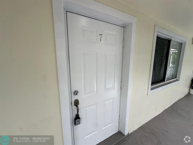 Building Photo - 3007 N Andrews Ave Unit 7 Rental