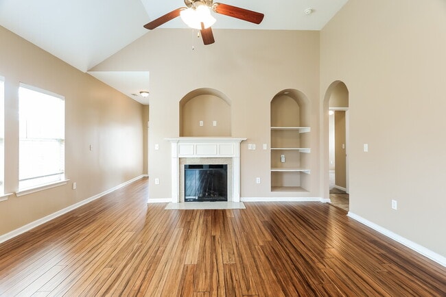 Photo - 4624 Rosser Loop Dr