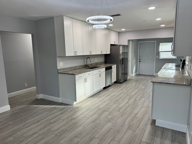 Photo - 232 NW 9th St