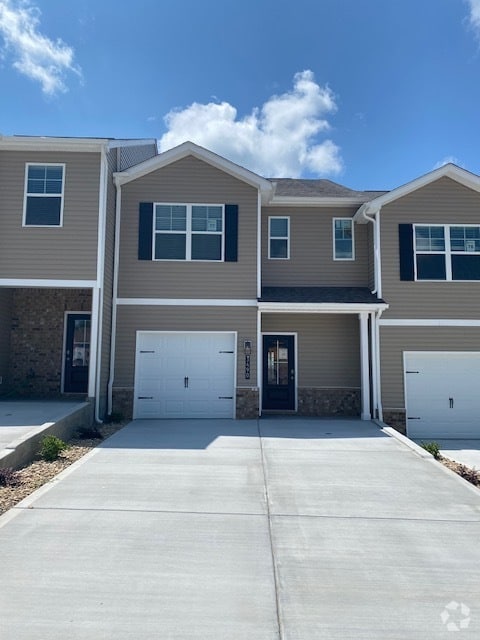 Building Photo - 3490 Tyee Xing Wy Unit 3490 Tyee Crossing Rd. Kodak, TN 37764 Rental