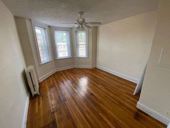 8 Barrows St Unit 4