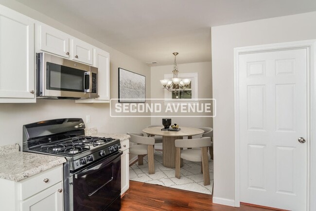Photo - 3030 Greenwood Ave