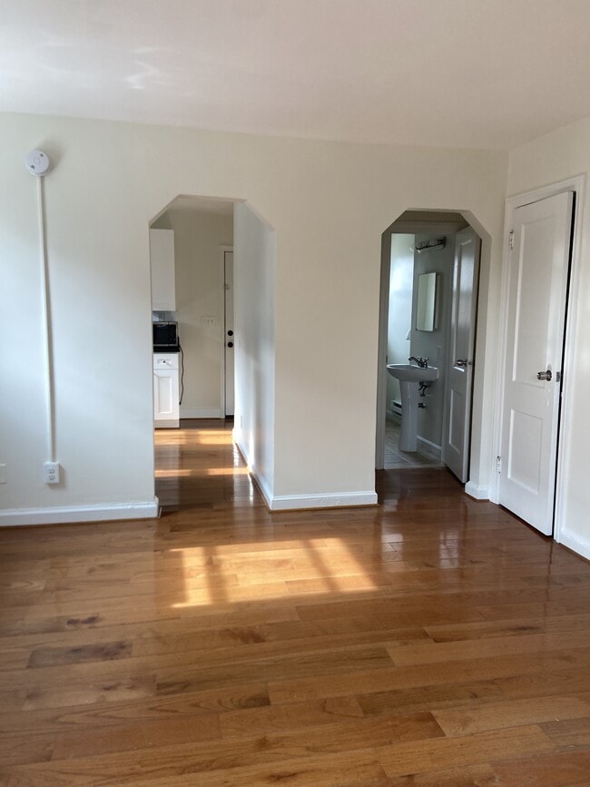 Photo - 7902 Garland Ave Unidad 1