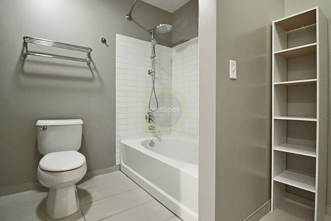 Photo - 191 W Randolph St