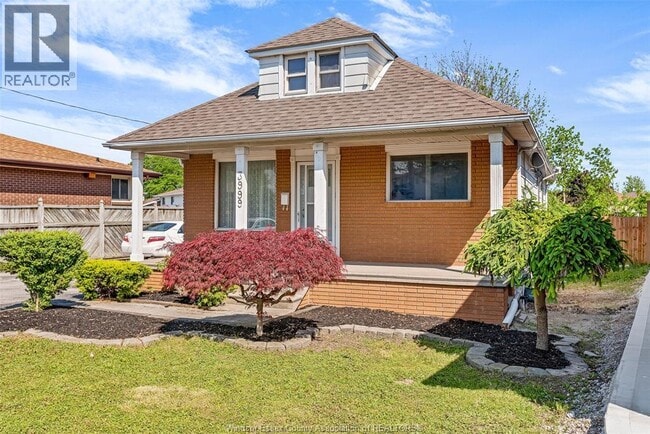Photo - 3999 Grand Marais Rd E