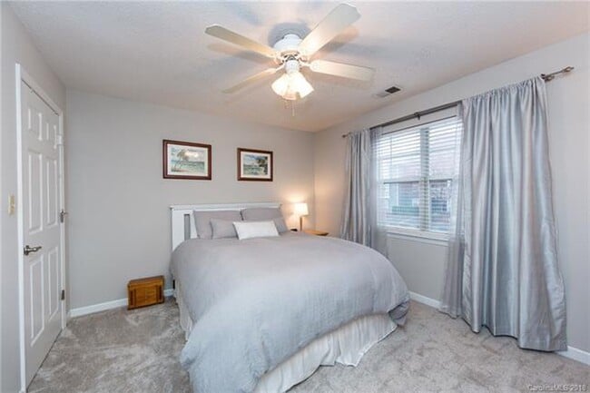 Photo - 525 Olmsted Park Plz Unit R