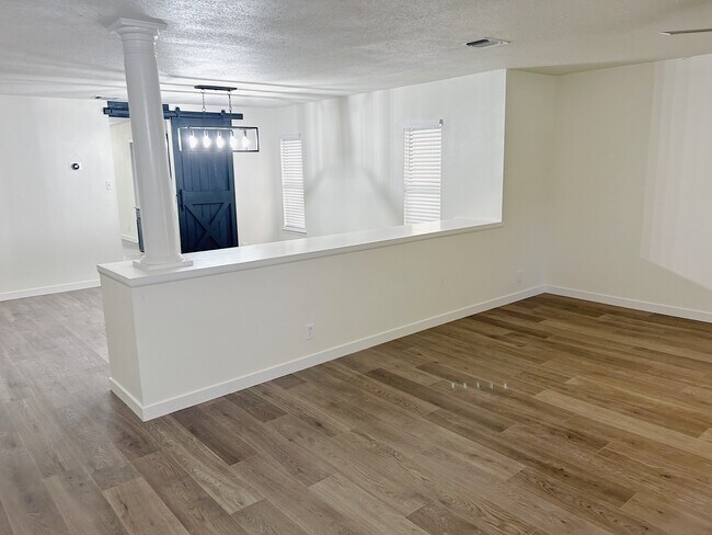 Photo - 16718 Stoney Glade