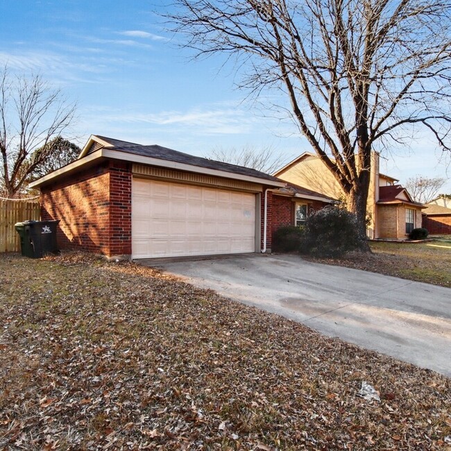 Photo - 1912 Bosque Ln House