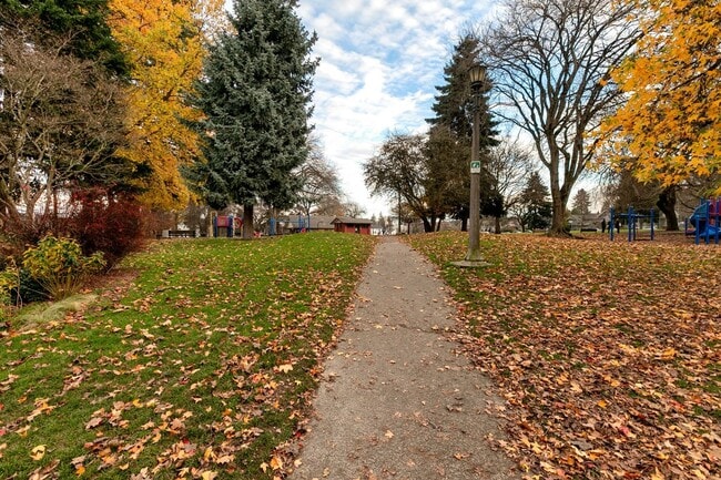 Photo - Queen Anne Apartments