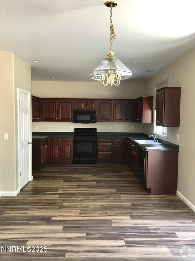 Building Photo - 1998 Amber Leaf Ct Rental