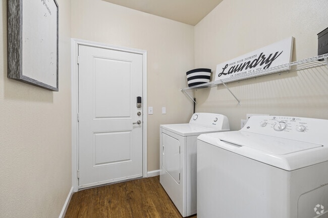 2BR, 2BA - 1,298SF - Laundry