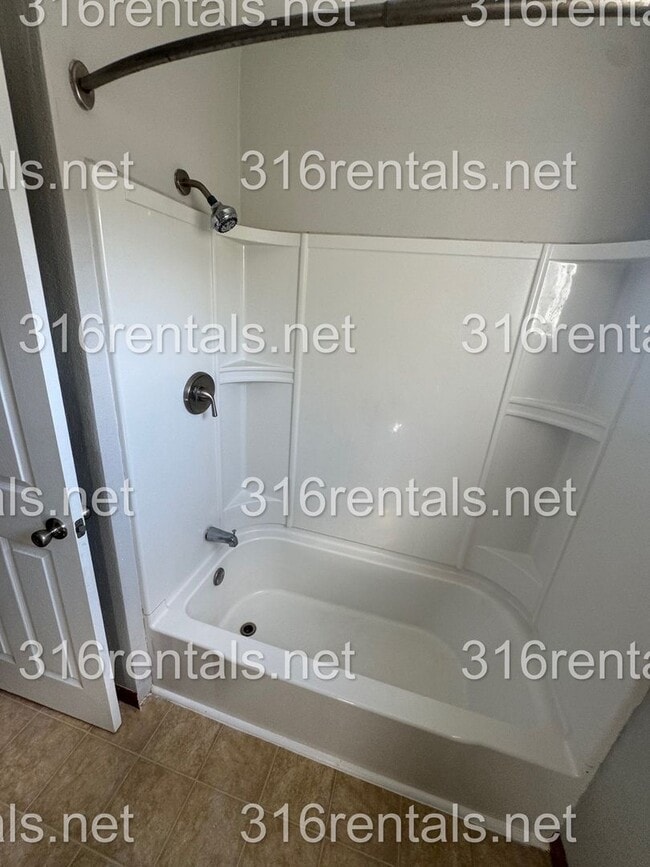 Photo - $850- 2 bed 1 bath - Townhomes
